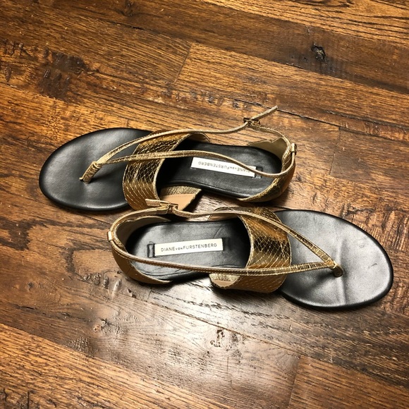 DVF Gold and Black ‘Penelope’ sandal - Picture 2 of 9